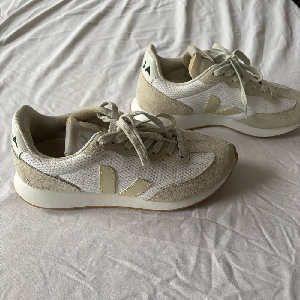 Veja Women's Beige and White Sneakers